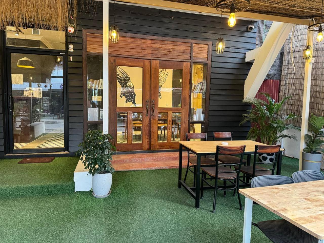 The Hive Hotel Siem Reap Exterior photo